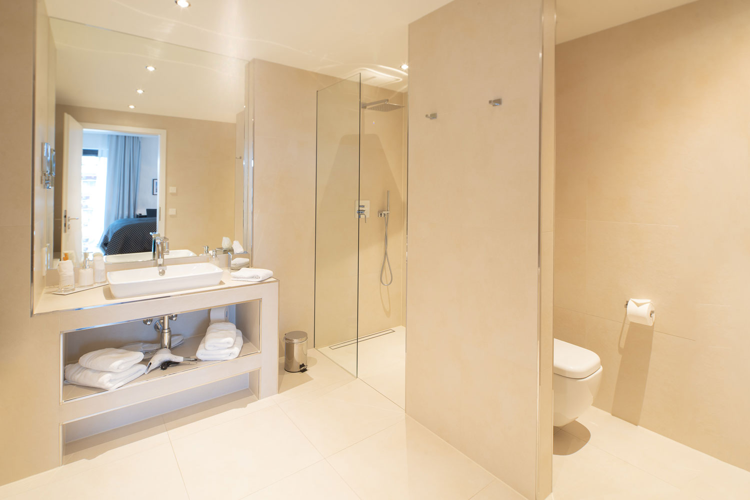 Loft Suite — Badezimmer